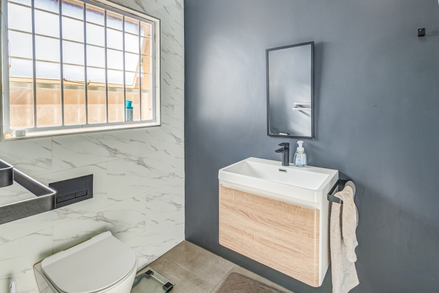 3 Bedroom Property for Sale in Barbeque Downs Gauteng