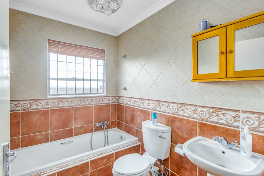 3 Bedroom Property for Sale in Barbeque Downs Gauteng