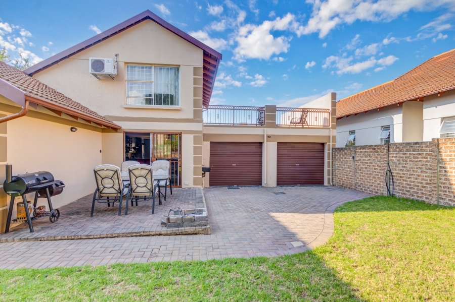 3 Bedroom Property for Sale in Barbeque Downs Gauteng