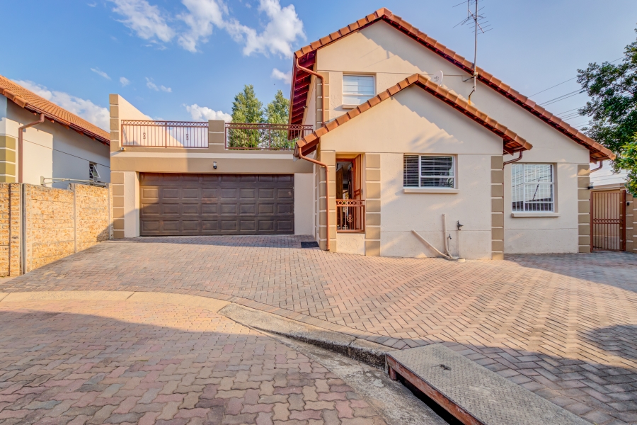 3 Bedroom Property for Sale in Barbeque Downs Gauteng