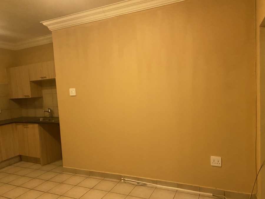 2 Bedroom Property for Sale in Buccleuch Gauteng