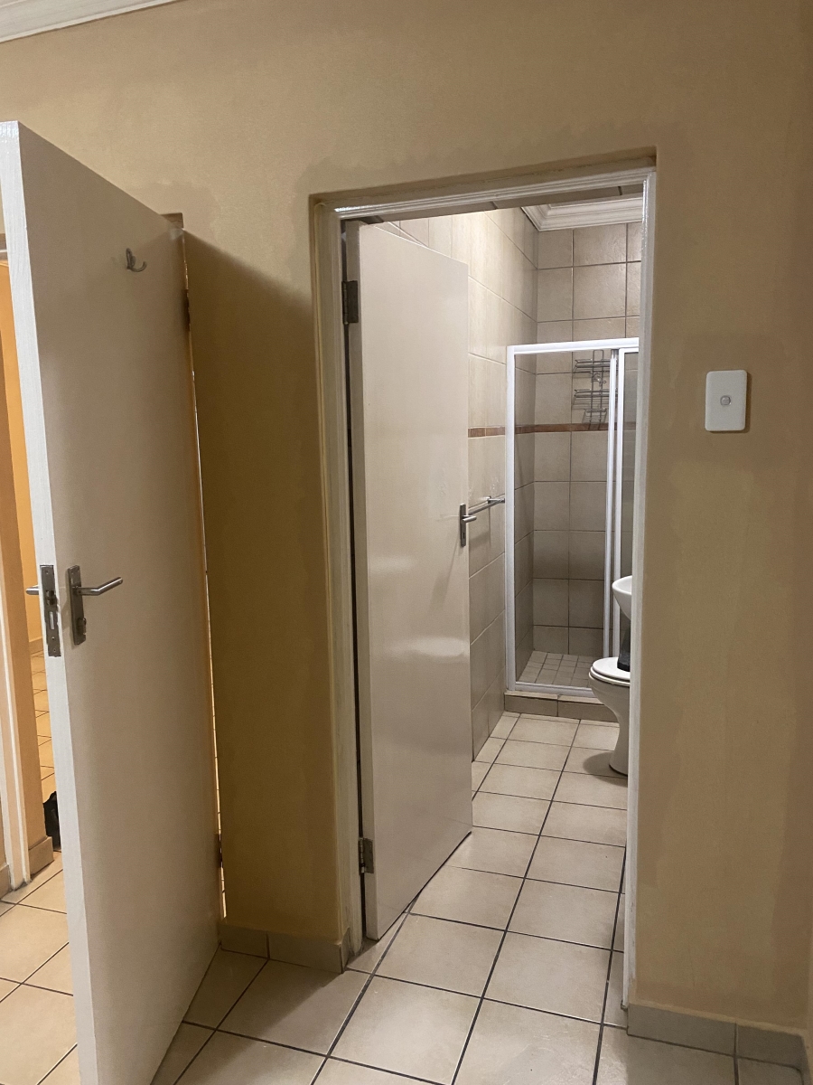 2 Bedroom Property for Sale in Buccleuch Gauteng