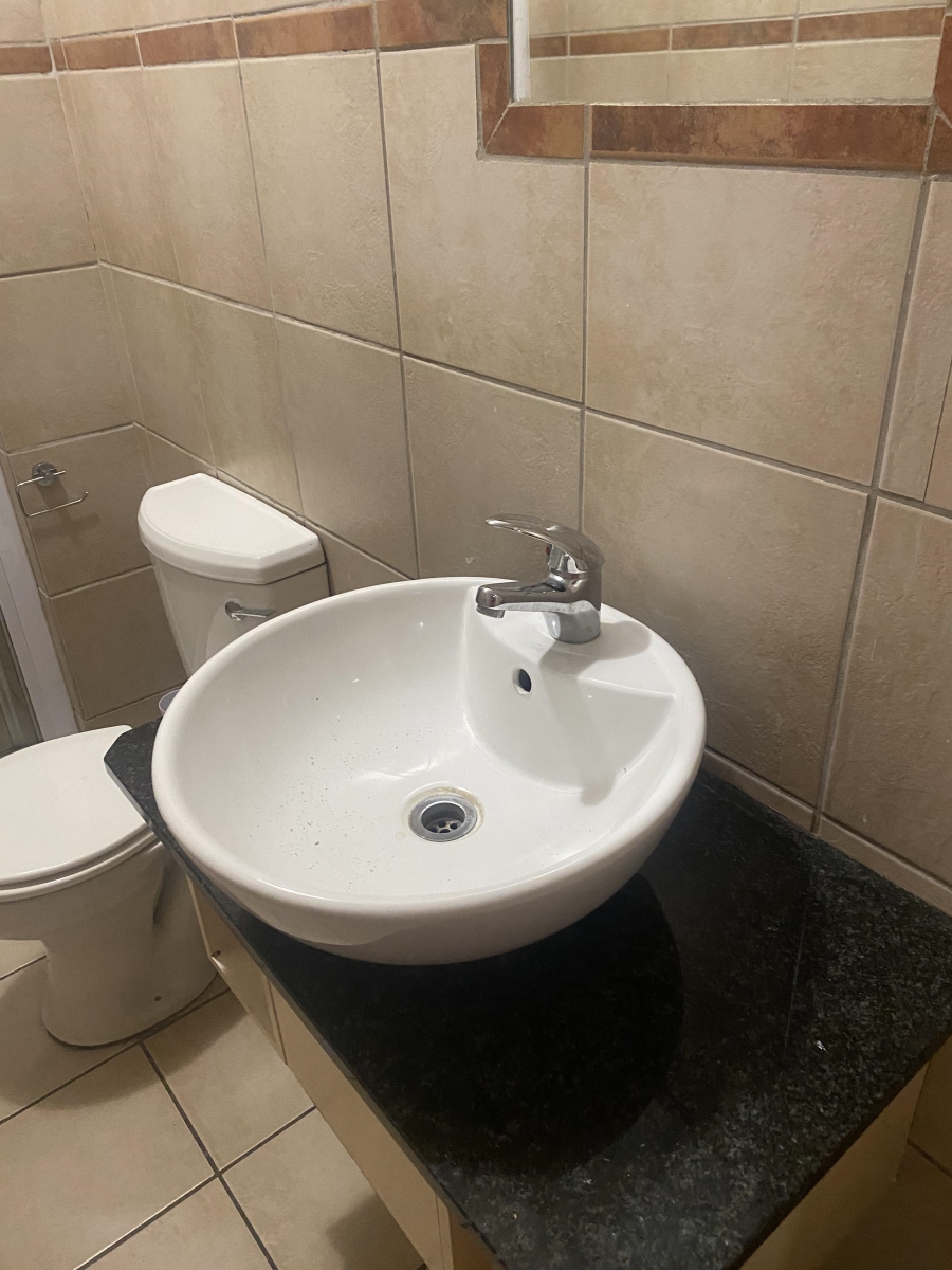 2 Bedroom Property for Sale in Buccleuch Gauteng
