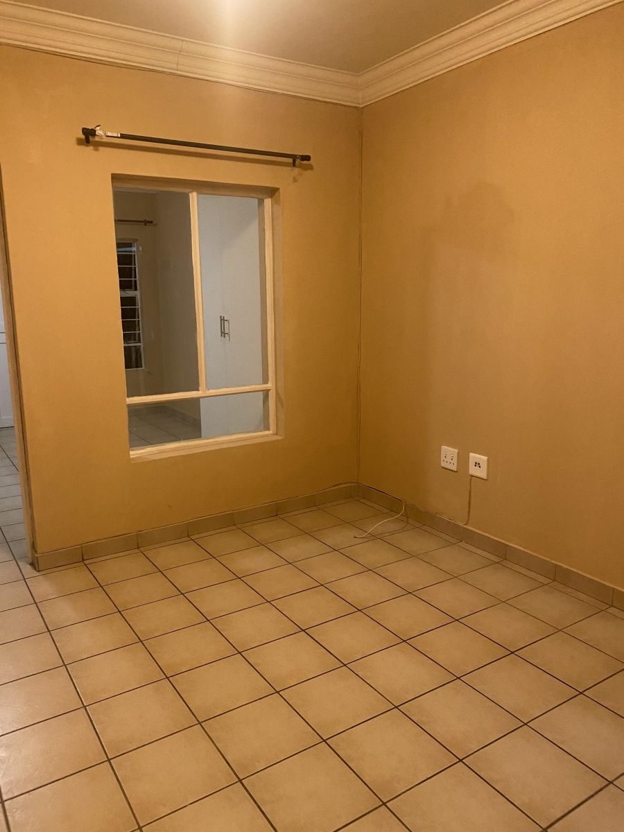 2 Bedroom Property for Sale in Buccleuch Gauteng