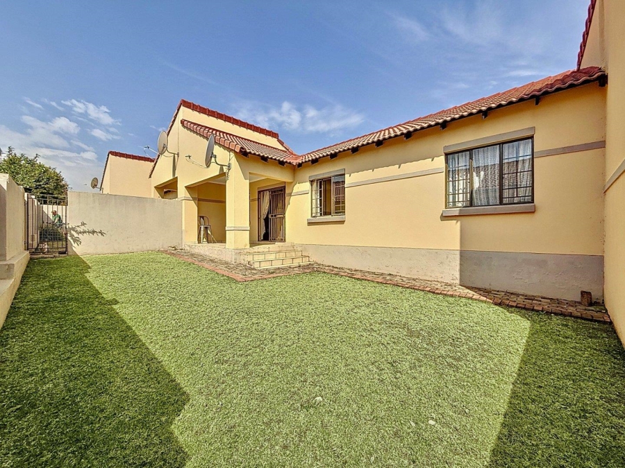2 Bedroom Property for Sale in Mooikloof Ridge Gauteng