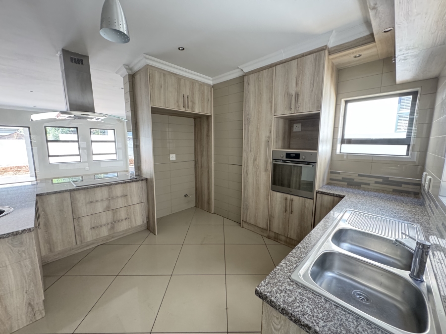 3 Bedroom Property for Sale in Olympus AH Gauteng
