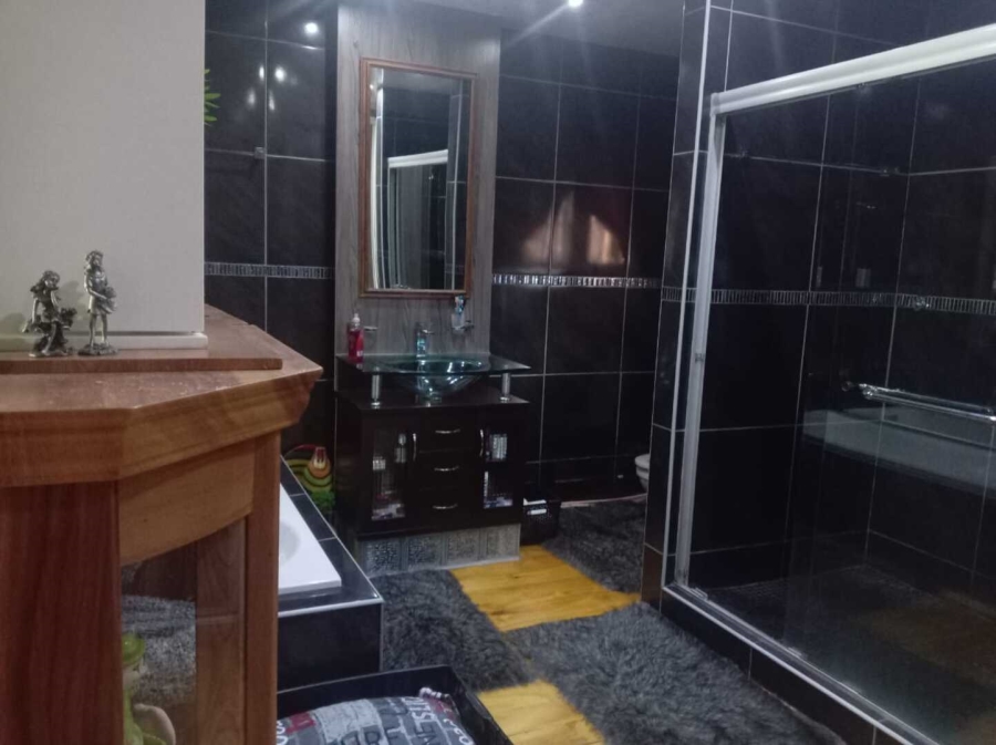 3 Bedroom Property for Sale in Vanderbijlpark CW 5 Gauteng