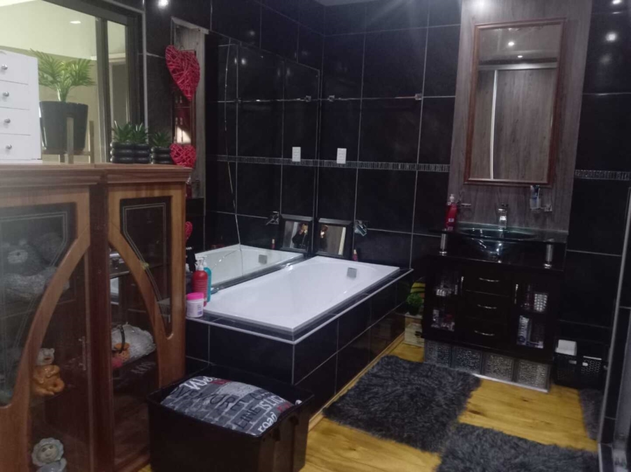 3 Bedroom Property for Sale in Vanderbijlpark CW 5 Gauteng