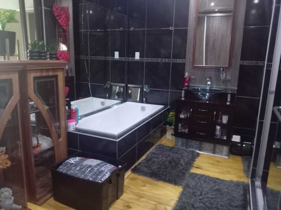 3 Bedroom Property for Sale in Vanderbijlpark CW 5 Gauteng