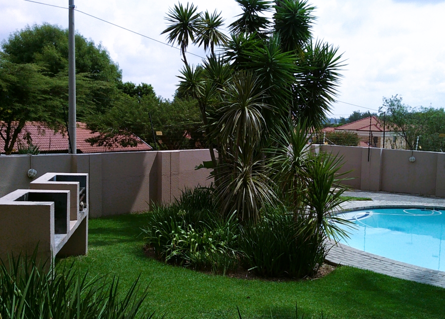 3 Bedroom Property for Sale in Radiokop Gauteng