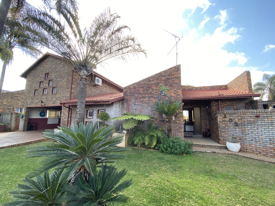 4 Bedroom Property for Sale in Silverton Gauteng
