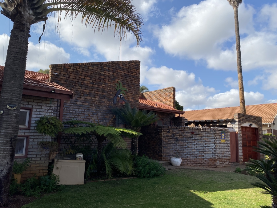 4 Bedroom Property for Sale in Silverton Gauteng