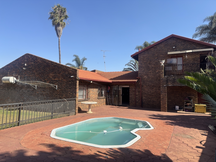 4 Bedroom Property for Sale in Silverton Gauteng