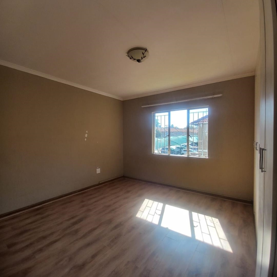 2 Bedroom Property for Sale in Comet Gauteng