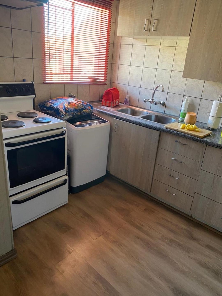 2 Bedroom Property for Sale in Comet Gauteng