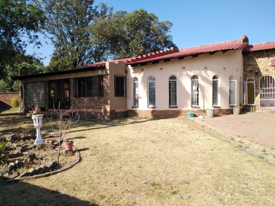 3 Bedroom Property for Sale in Edleen Gauteng