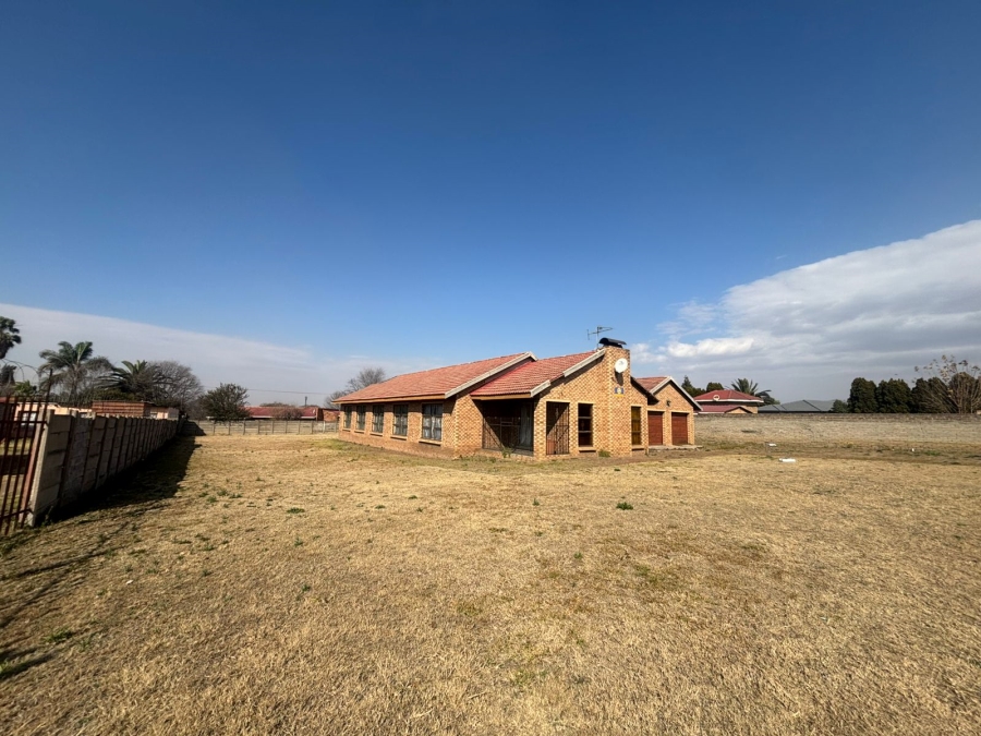 5 Bedroom Property for Sale in Bedworth Park Gauteng