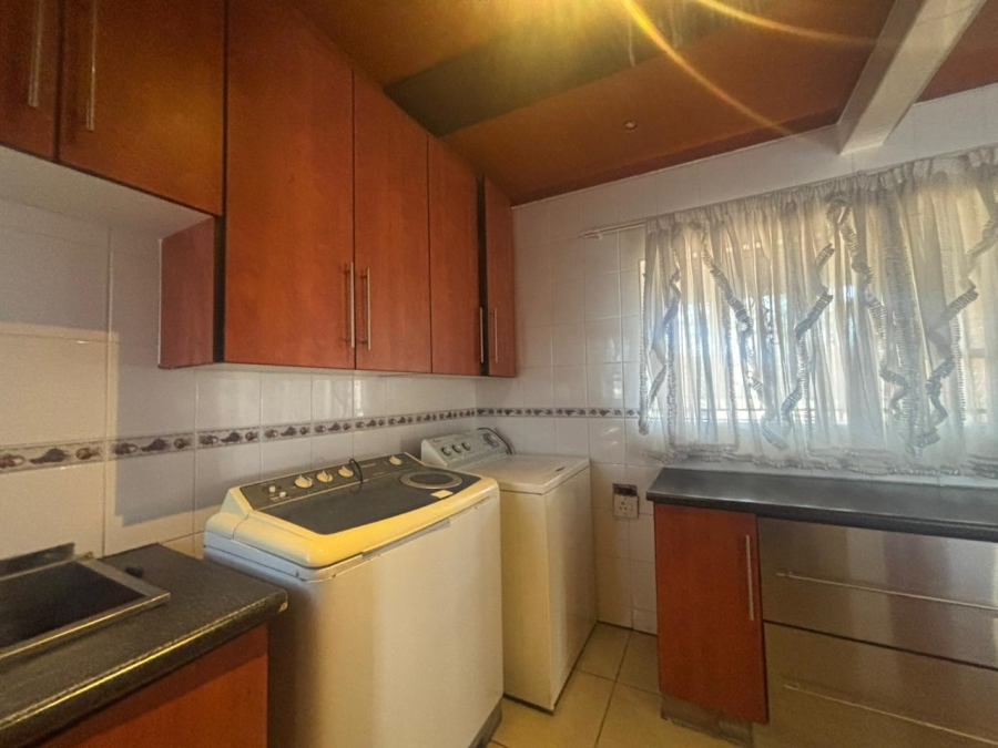 5 Bedroom Property for Sale in Bedworth Park Gauteng