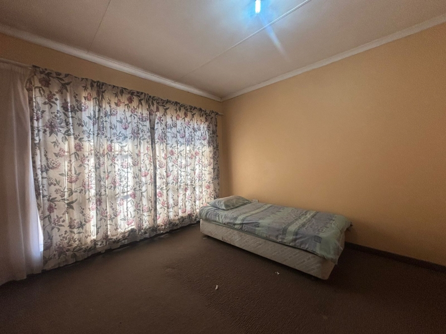 5 Bedroom Property for Sale in Bedworth Park Gauteng