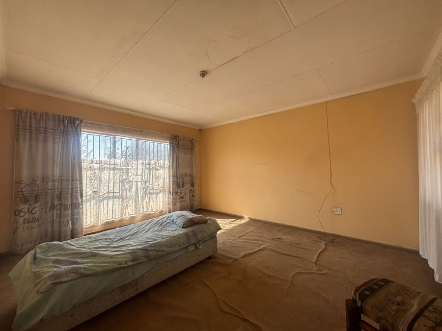 5 Bedroom Property for Sale in Bedworth Park Gauteng
