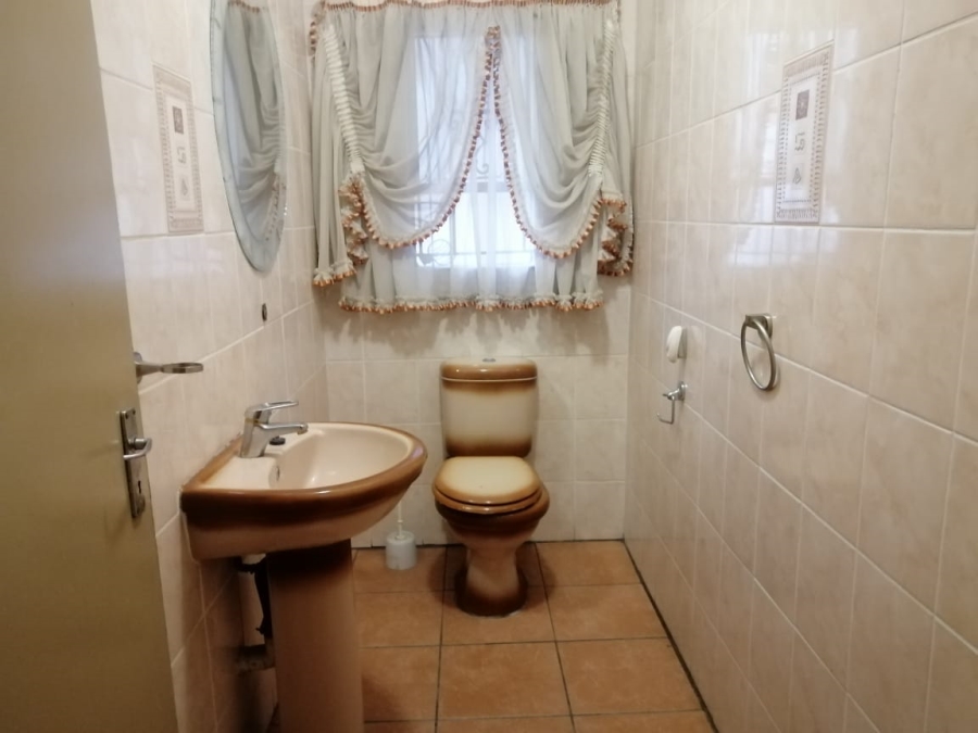 5 Bedroom Property for Sale in Bedworth Park Gauteng