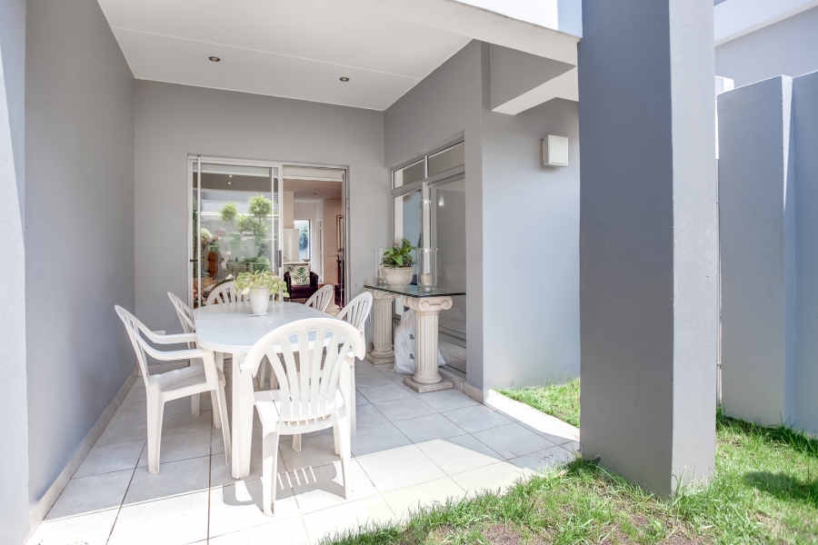 2 Bedroom Property for Sale in Bryanston Gauteng