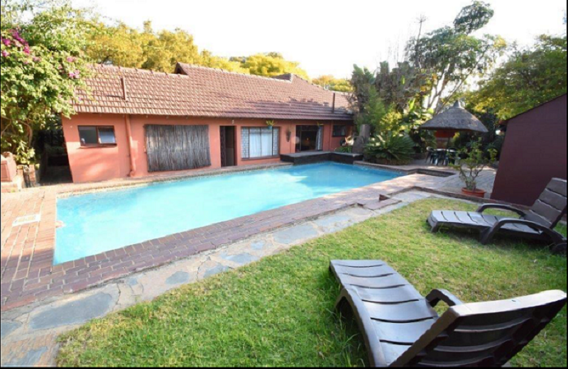 11 Bedroom Property for Sale in Fontainebleau Gauteng