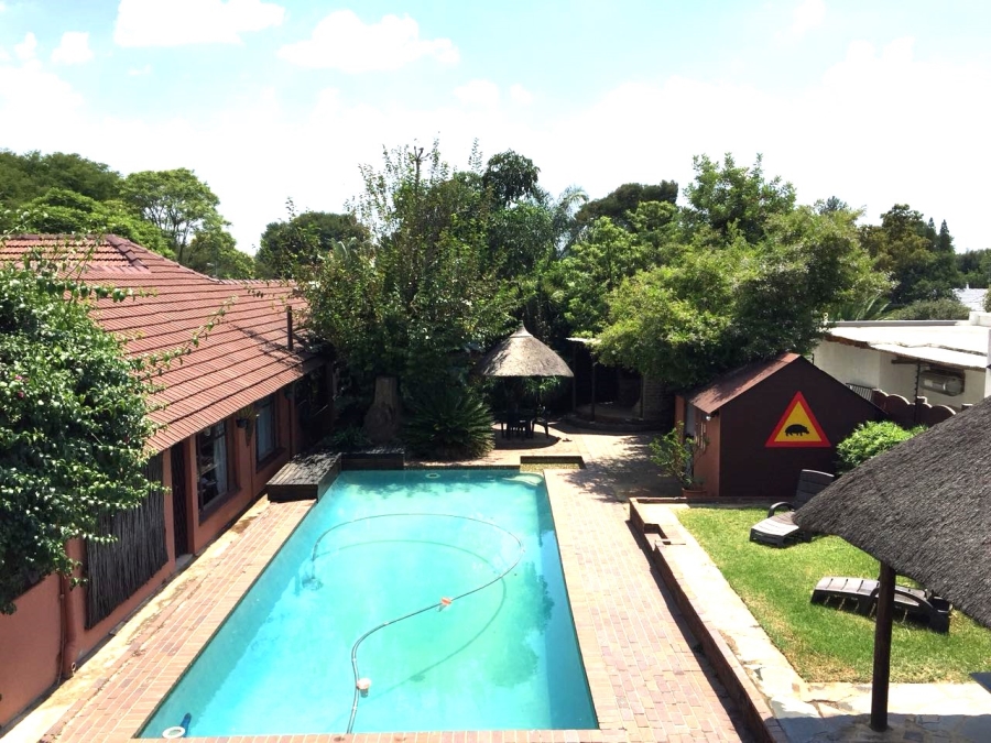 11 Bedroom Property for Sale in Fontainebleau Gauteng