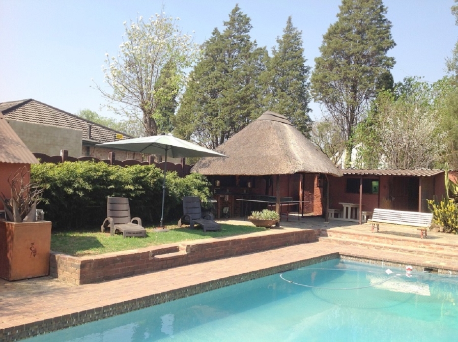 11 Bedroom Property for Sale in Fontainebleau Gauteng