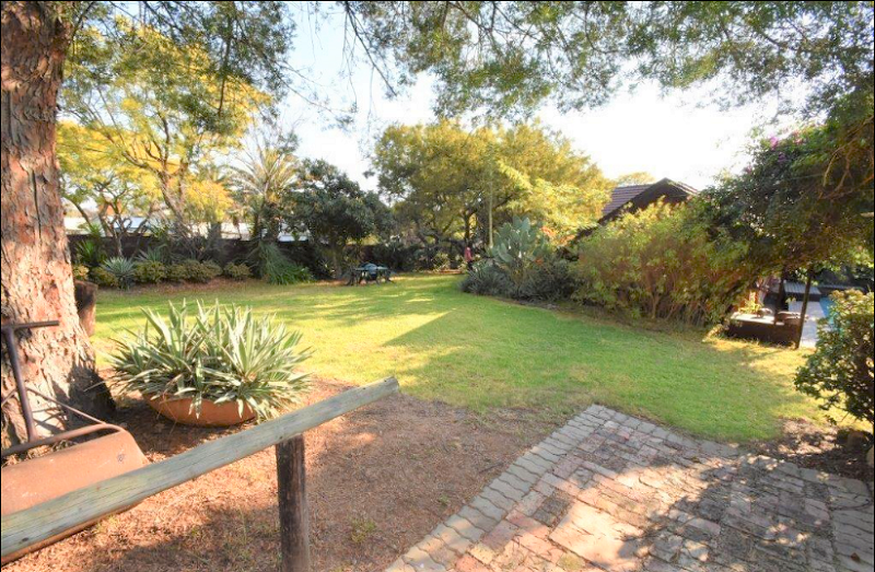 11 Bedroom Property for Sale in Fontainebleau Gauteng