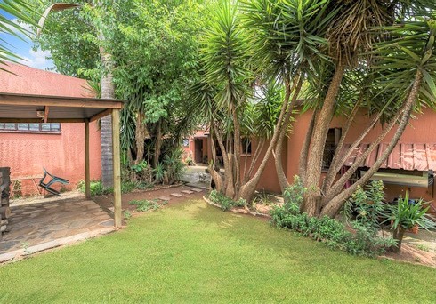 11 Bedroom Property for Sale in Fontainebleau Gauteng