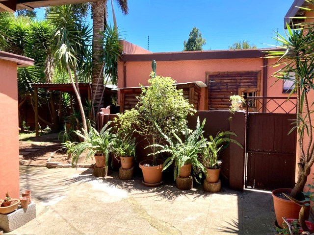 11 Bedroom Property for Sale in Fontainebleau Gauteng