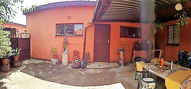 11 Bedroom Property for Sale in Fontainebleau Gauteng