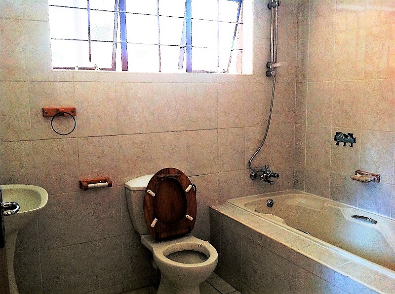 11 Bedroom Property for Sale in Fontainebleau Gauteng