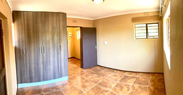 11 Bedroom Property for Sale in Fontainebleau Gauteng