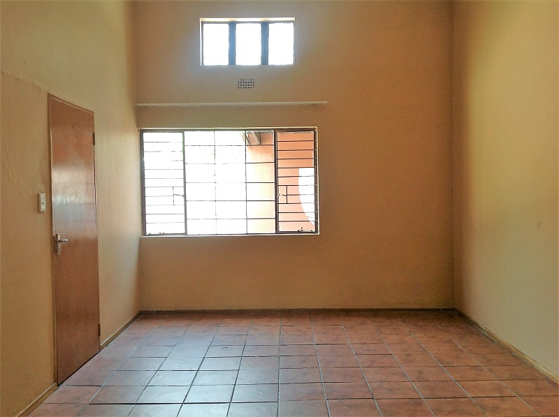 11 Bedroom Property for Sale in Fontainebleau Gauteng