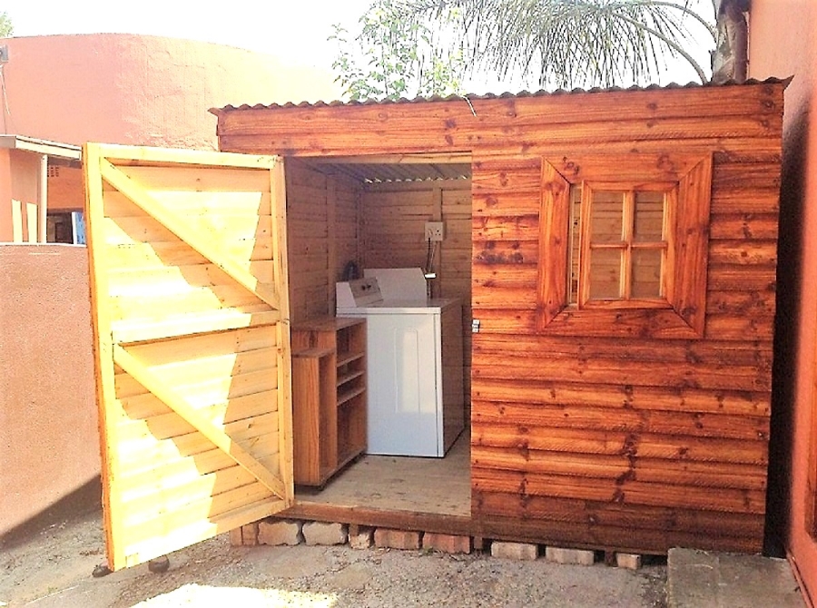 11 Bedroom Property for Sale in Fontainebleau Gauteng