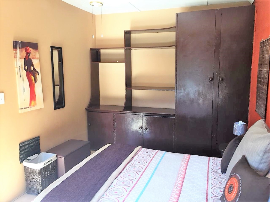 11 Bedroom Property for Sale in Fontainebleau Gauteng