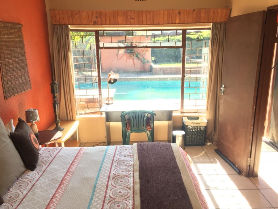 11 Bedroom Property for Sale in Fontainebleau Gauteng