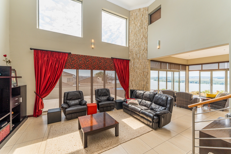 5 Bedroom Property for Sale in Aquavista Mountain Estate Gauteng