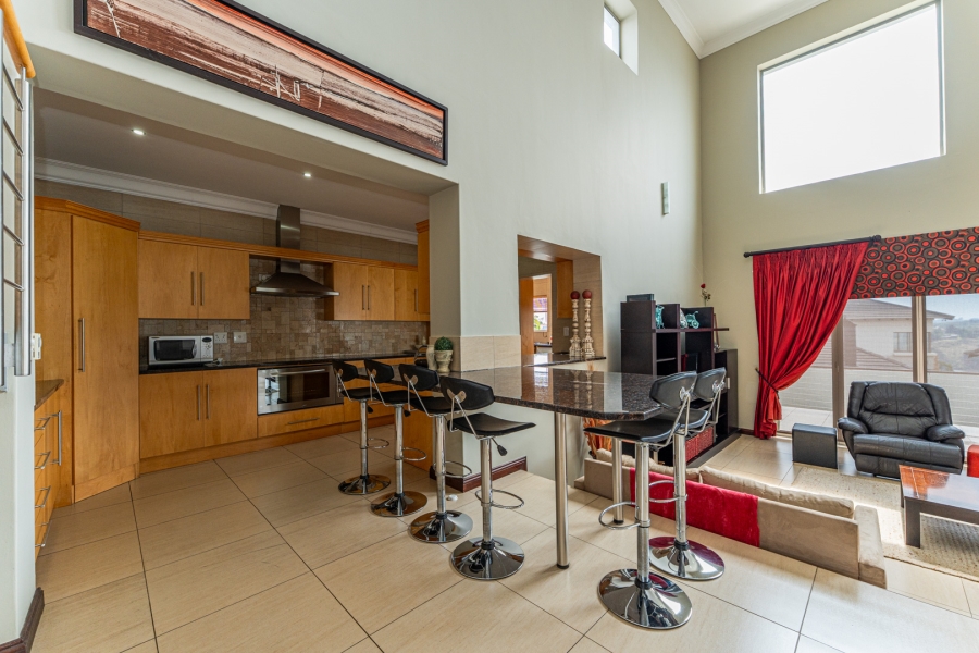 5 Bedroom Property for Sale in Aquavista Mountain Estate Gauteng