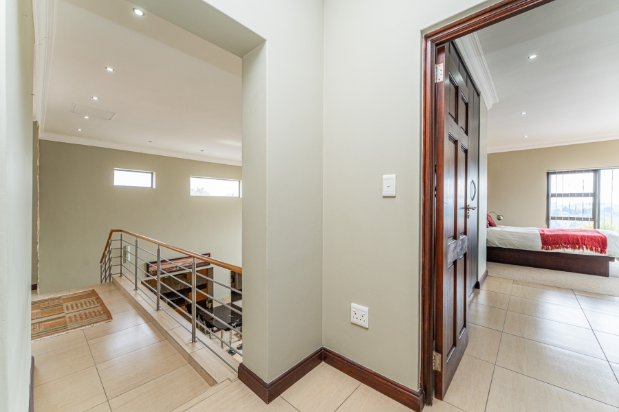 5 Bedroom Property for Sale in Aquavista Mountain Estate Gauteng