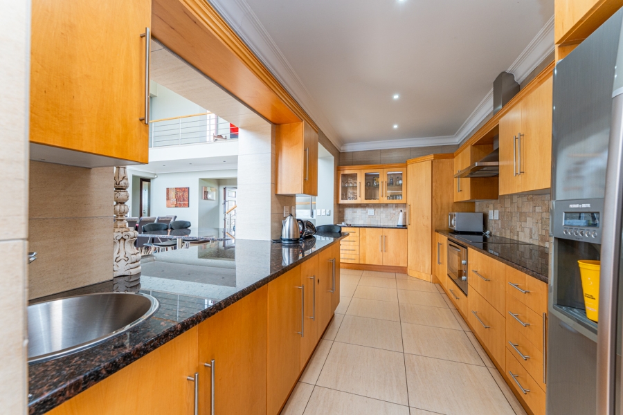 5 Bedroom Property for Sale in Aquavista Mountain Estate Gauteng