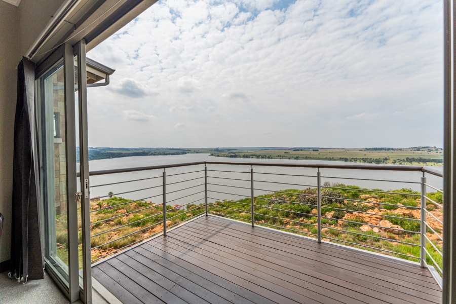 5 Bedroom Property for Sale in Aquavista Mountain Estate Gauteng