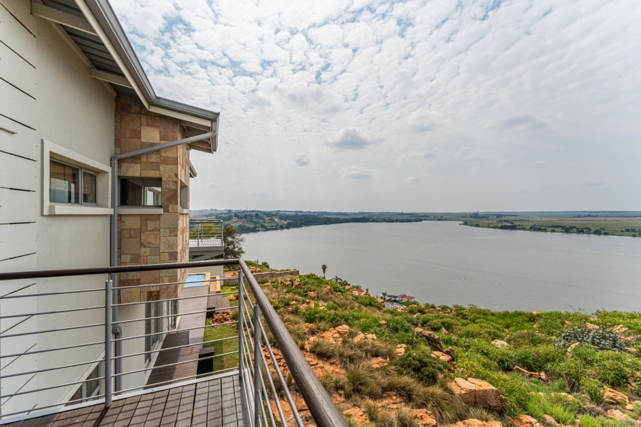 5 Bedroom Property for Sale in Aquavista Mountain Estate Gauteng