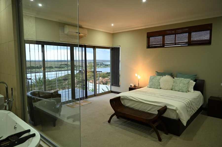 5 Bedroom Property for Sale in Aquavista Mountain Estate Gauteng