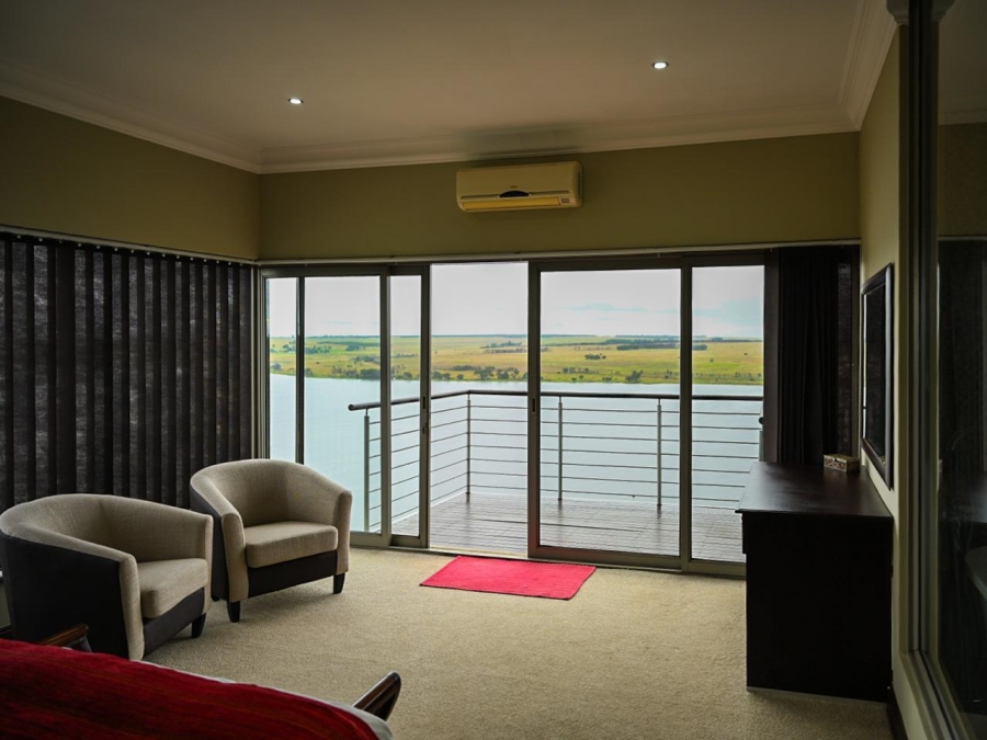 5 Bedroom Property for Sale in Aquavista Mountain Estate Gauteng