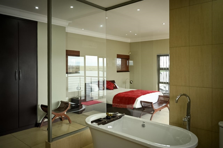 5 Bedroom Property for Sale in Aquavista Mountain Estate Gauteng