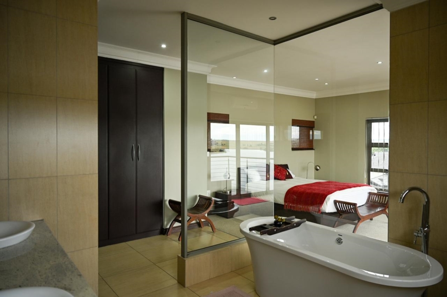 5 Bedroom Property for Sale in Aquavista Mountain Estate Gauteng