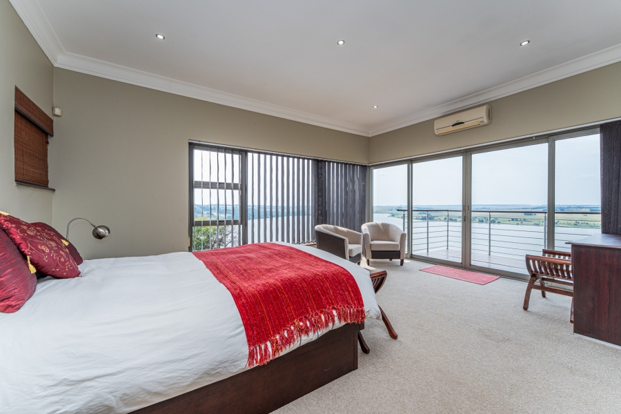 5 Bedroom Property for Sale in Aquavista Mountain Estate Gauteng